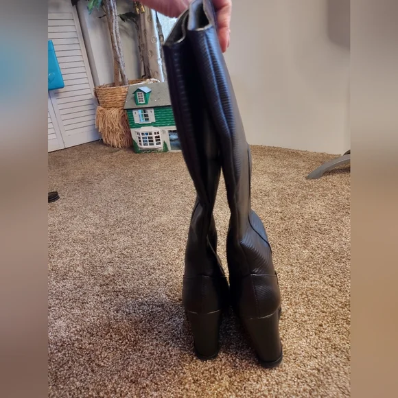 Shoedazzle Ynez black faux leather pointed toe wedge boots - Picture 6 of 16